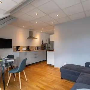 Appartement N 5 De Gamme Les Bains Avec Petit Dejeuner, Néris-les-Bains